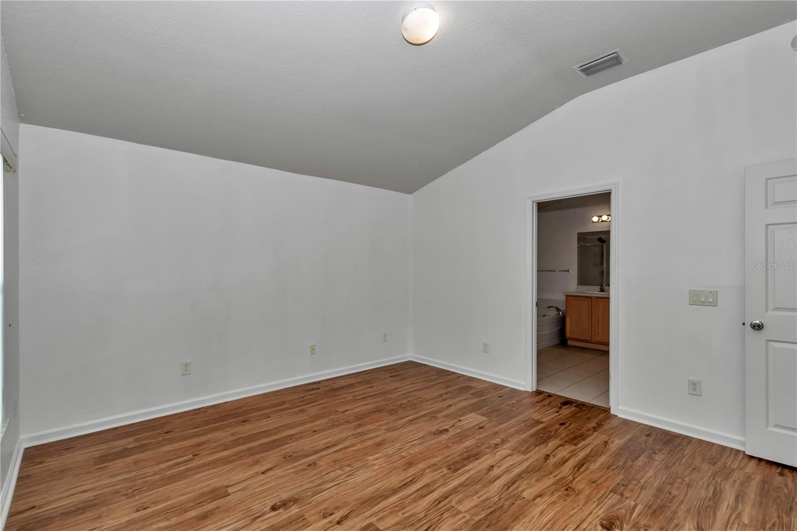 SADDLE CREEK PH 02 - Residential Lease