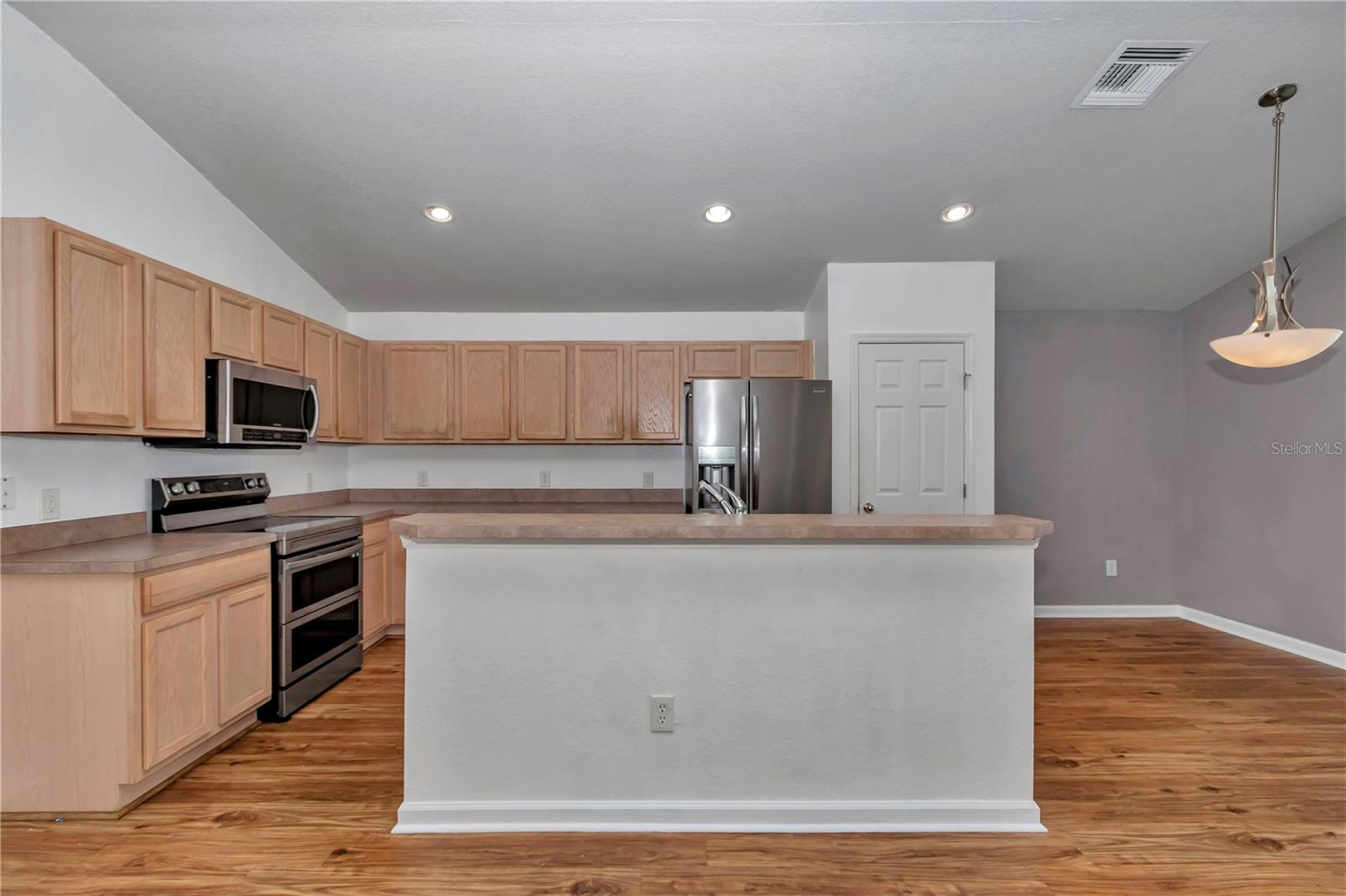 SADDLE CREEK PH 02 - Residential Lease