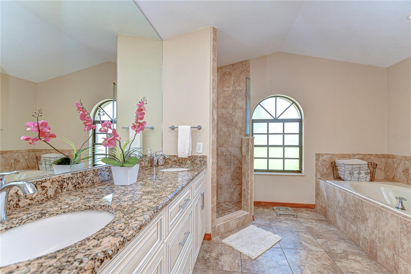 HICKORY HILL - Residential