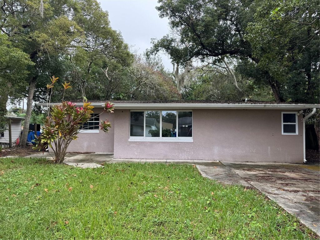 Photo of 511 Carolina Avenue, Saint Cloud, FL 34769 (MLS # S5131857)
