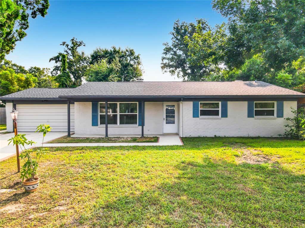 Photo of 605 Williamsburg Drive, Daytona Beach, FL 32117 (MLS # O6428672)
