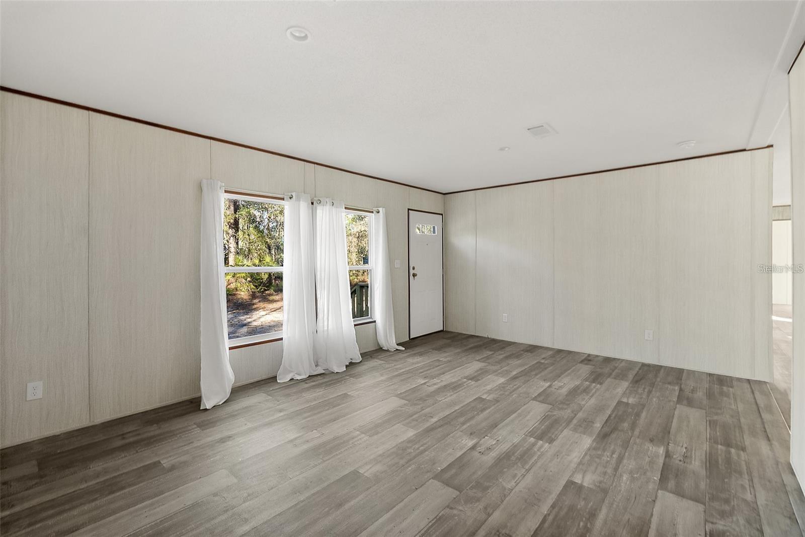 DAYTONA NORTH - Residential