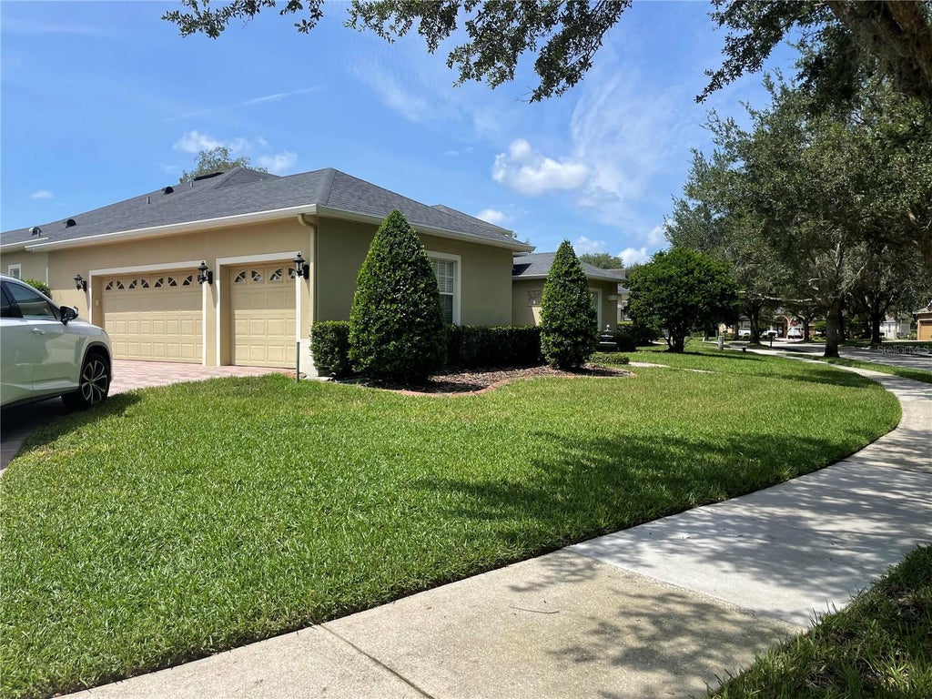 Photo of 3647 Hollywood Place, Oviedo, FL 32766 (MLS # O6448713)