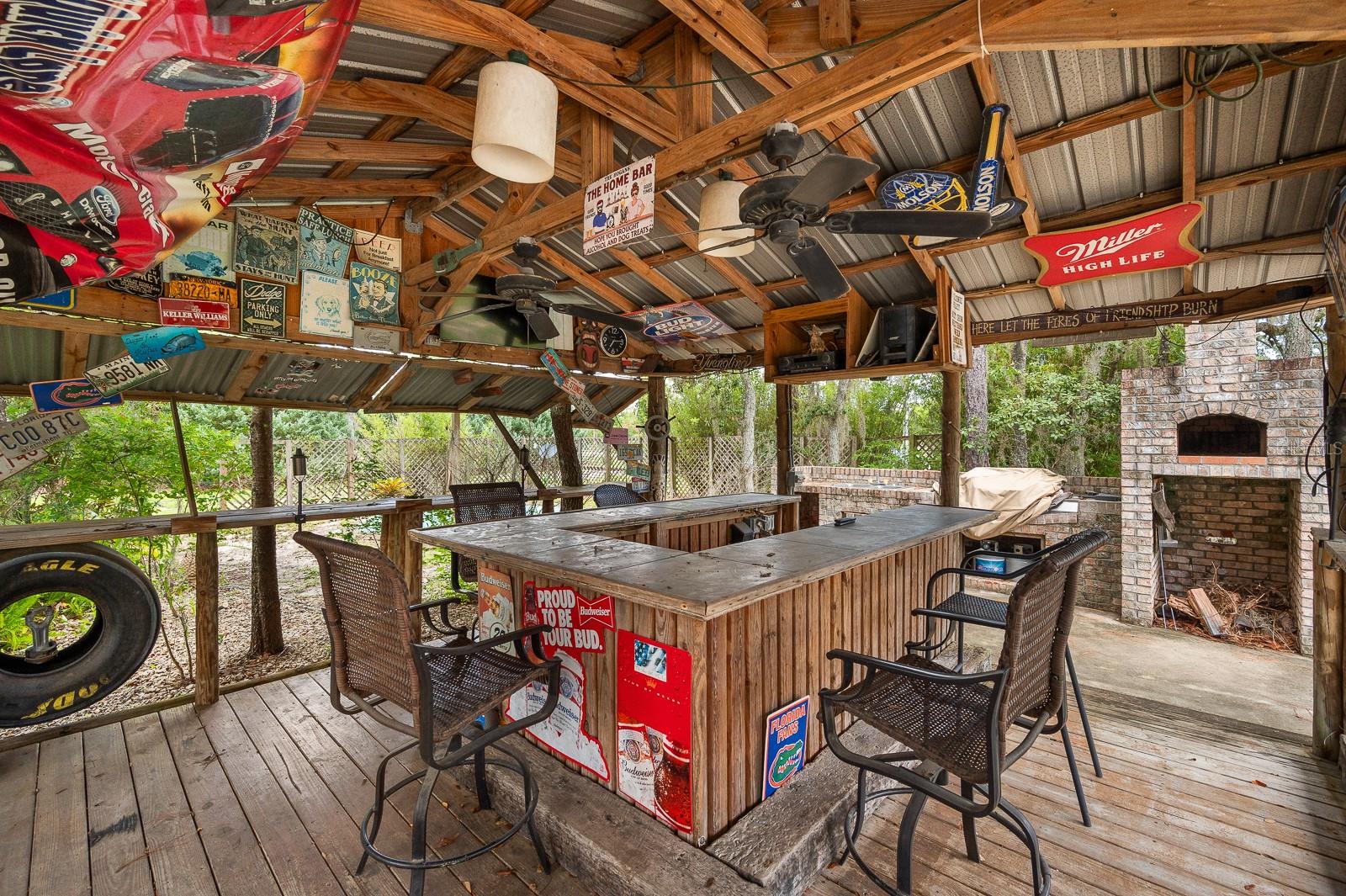 UNIVERSITY OAKS - Residential