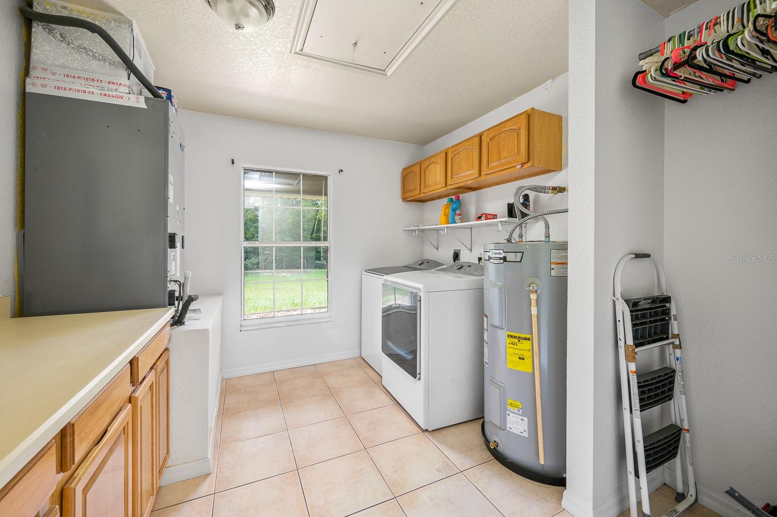 UNIVERSITY OAKS - Residential