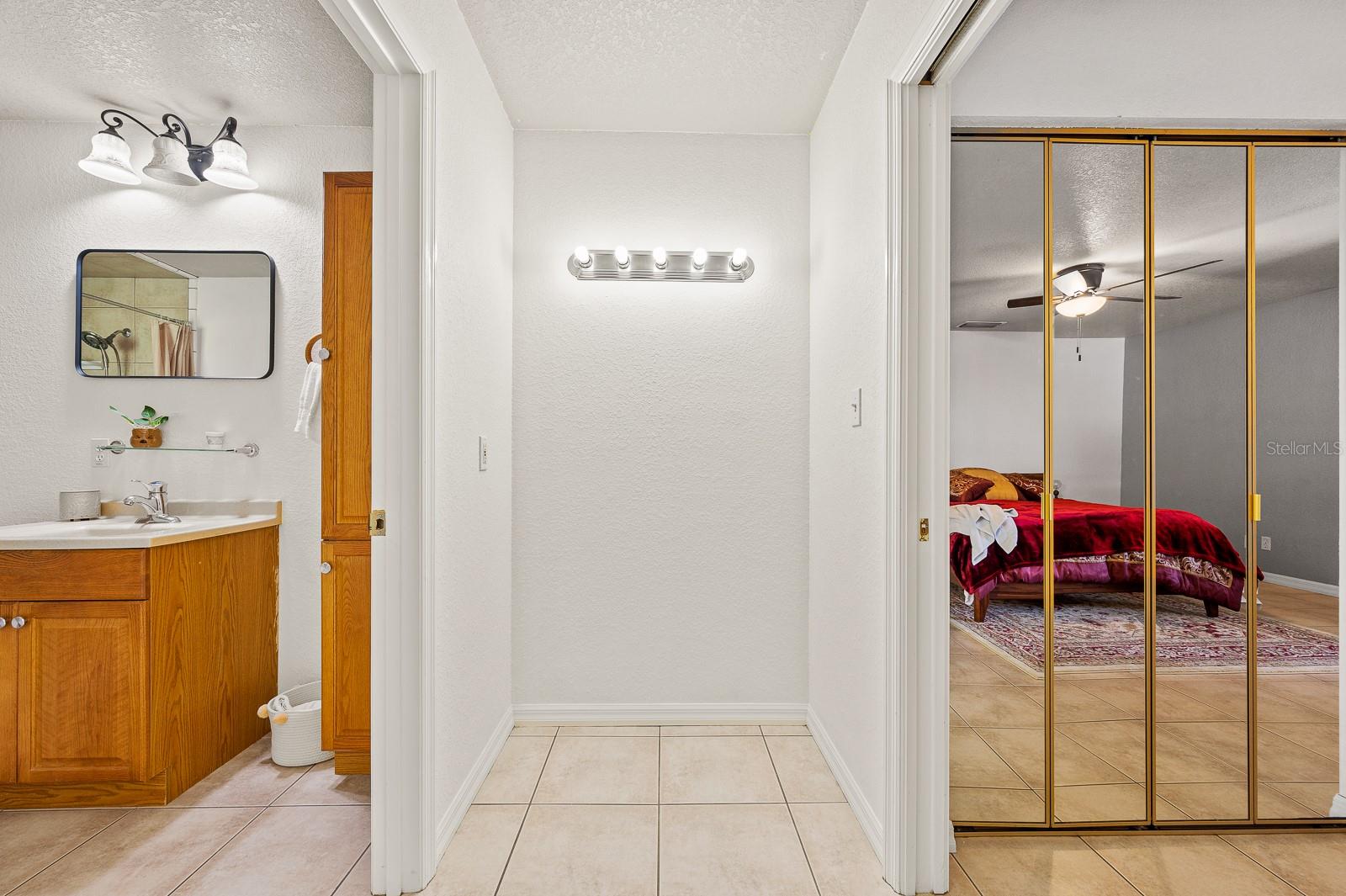 UNIVERSITY OAKS - Residential