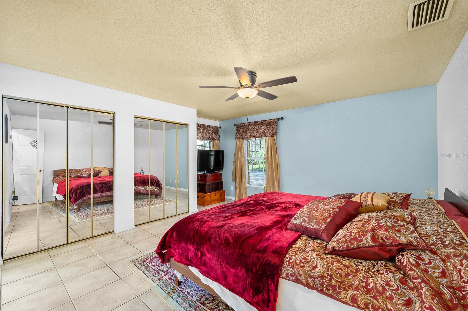 UNIVERSITY OAKS - Residential