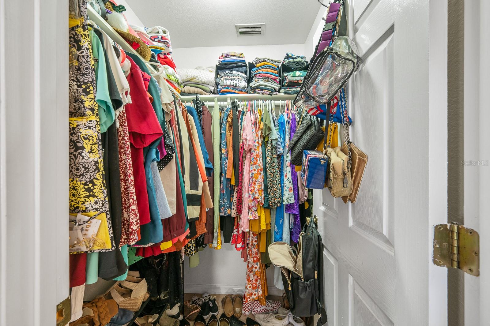 UNIVERSITY OAKS - Residential