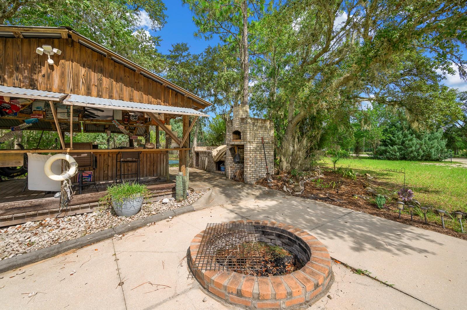 UNIVERSITY OAKS - Residential