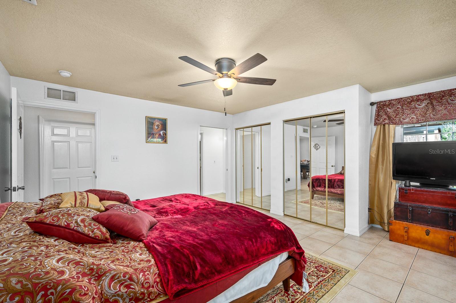 UNIVERSITY OAKS - Residential