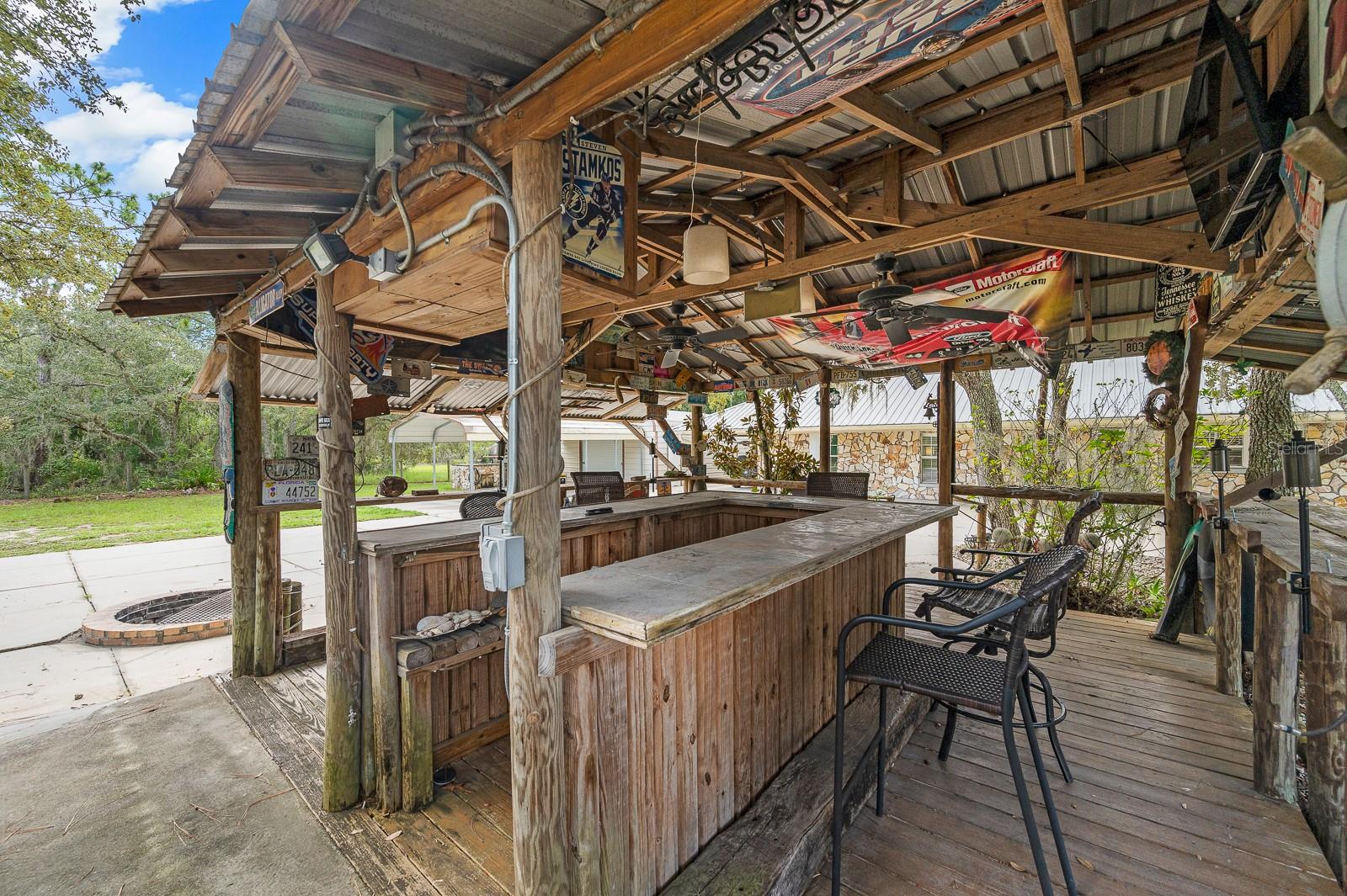 UNIVERSITY OAKS - Residential