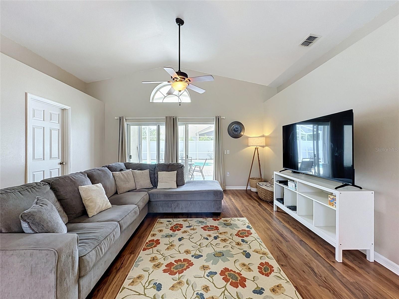 866 KNIGHTSBRIDGE CIR