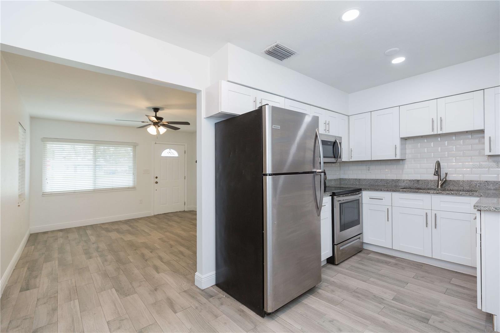 TAMPAS NORTH SIDE CNTRY CL - Residential Lease