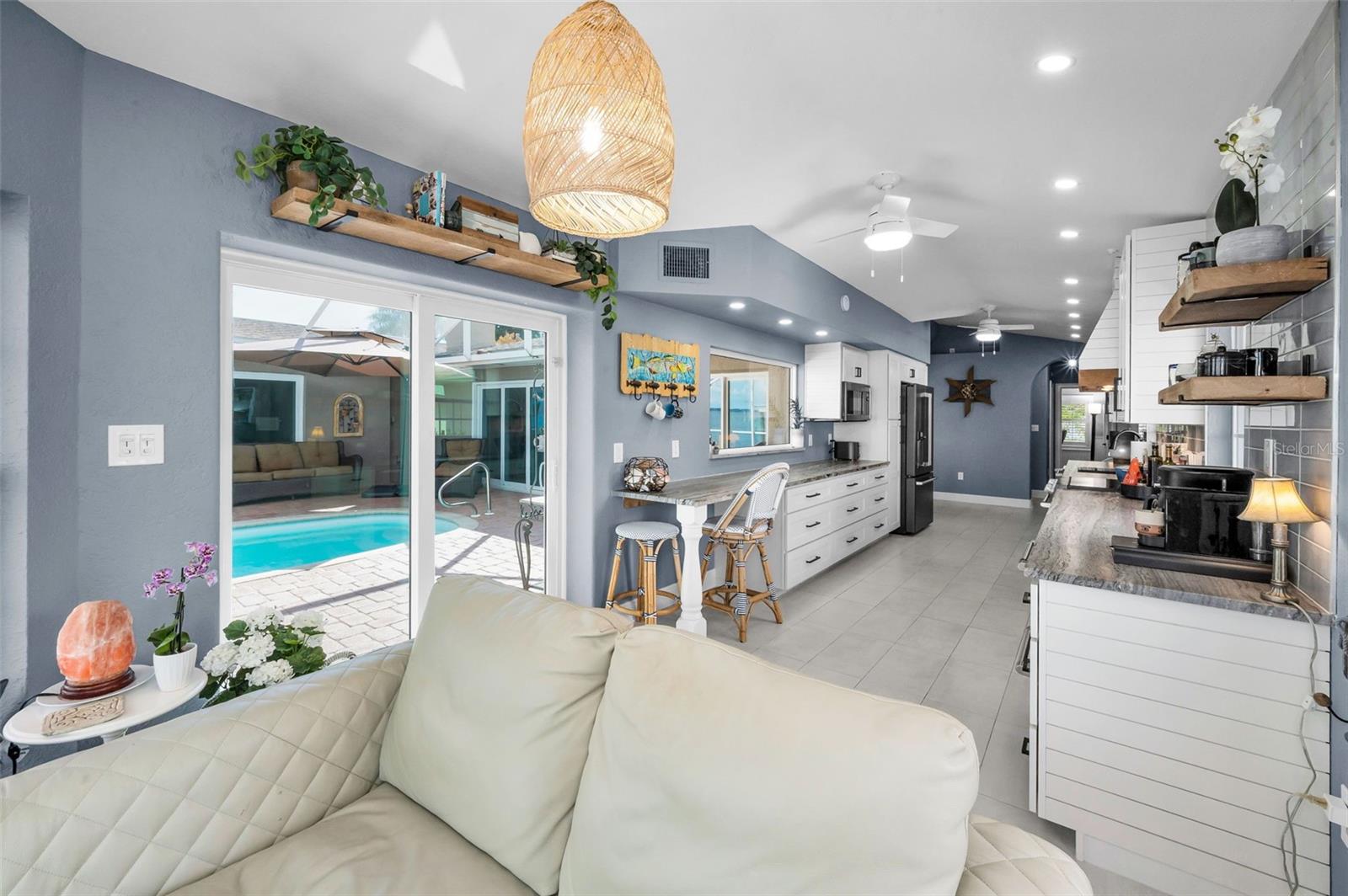 LAKE VIEW VILLAS - Residential