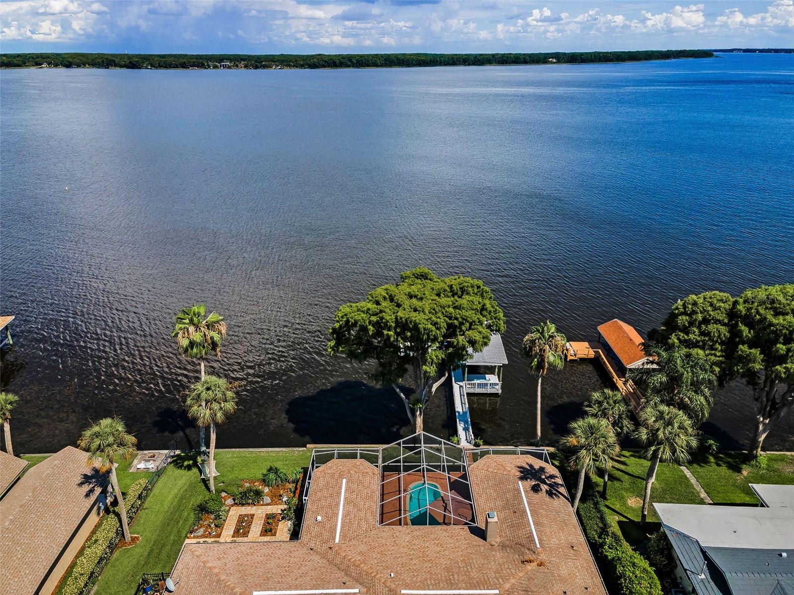 LAKE VIEW VILLAS - Residential