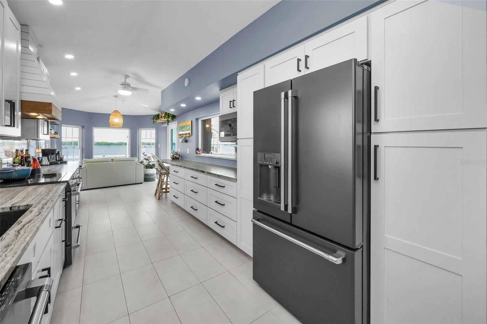 LAKE VIEW VILLAS - Residential