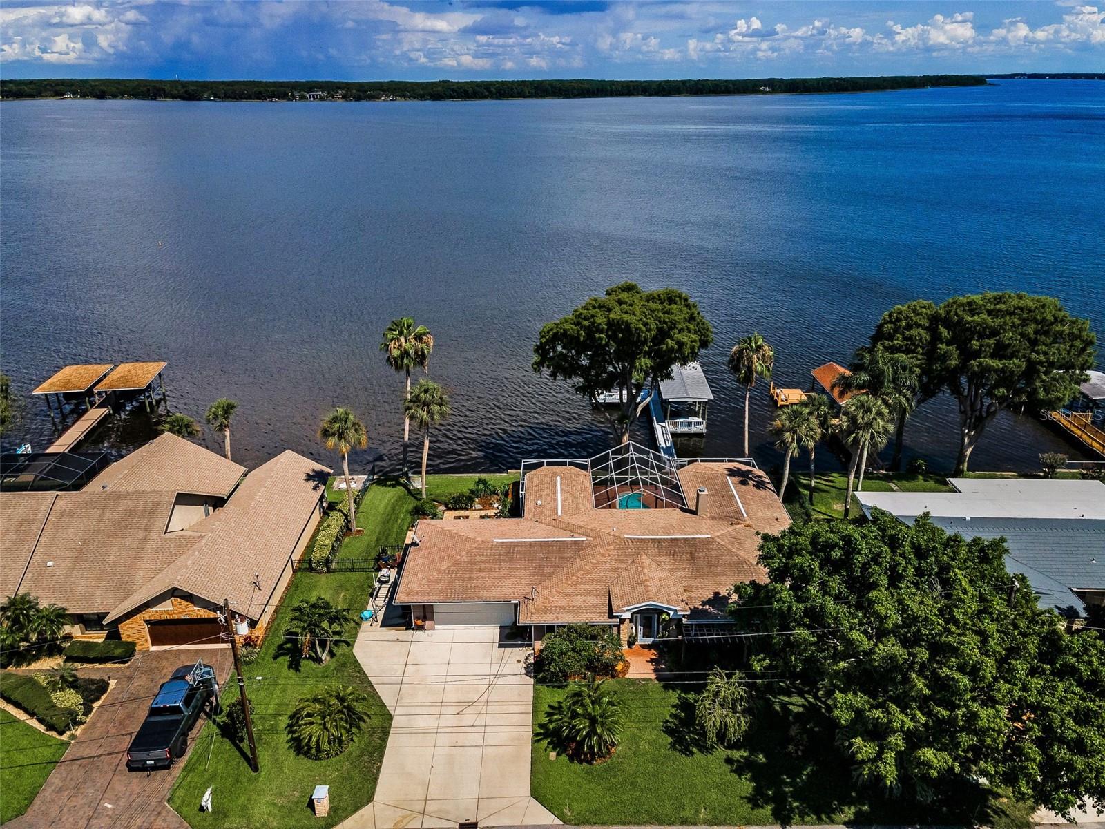 LAKE VIEW VILLAS - Residential