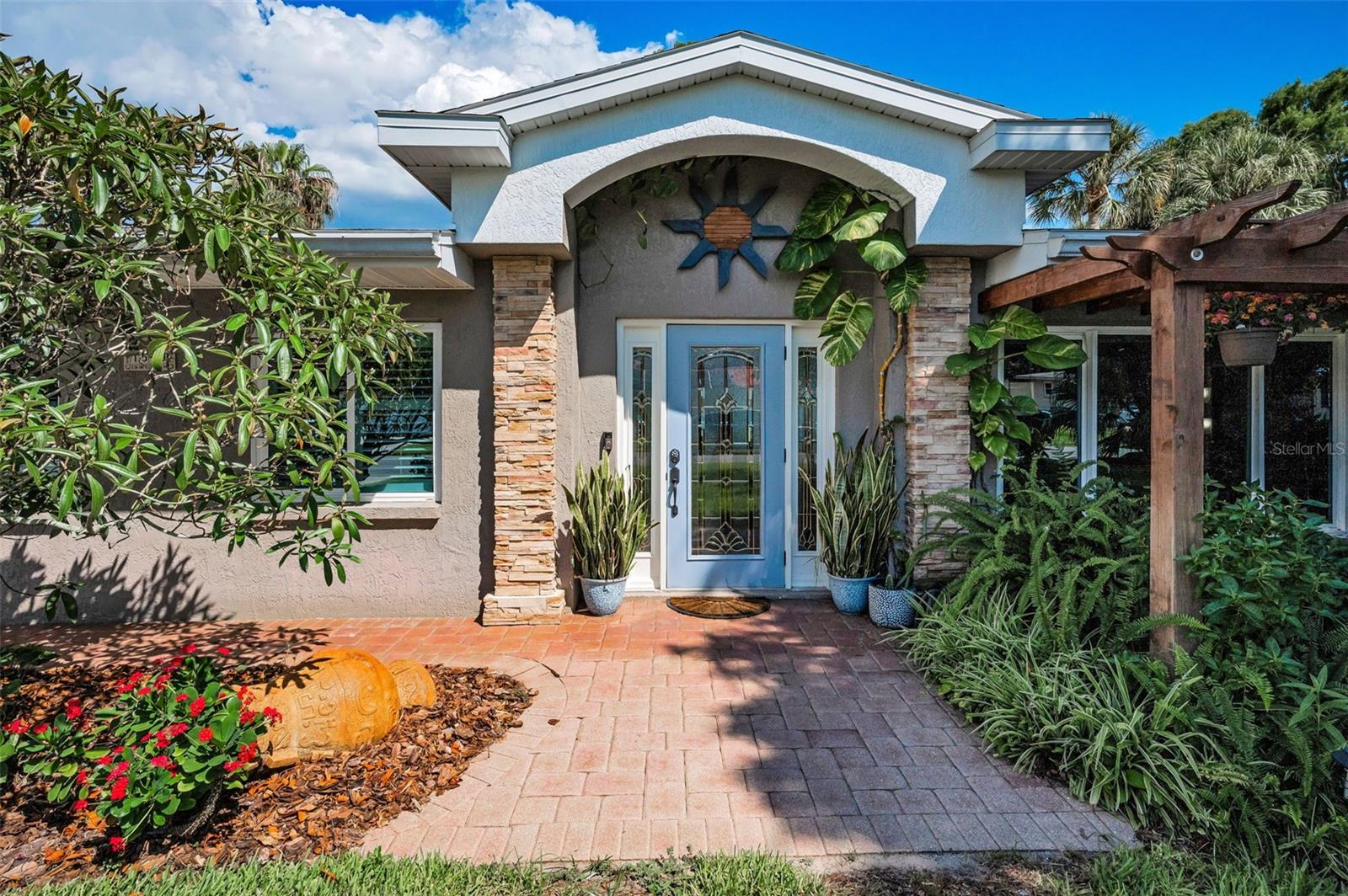 LAKE VIEW VILLAS - Residential