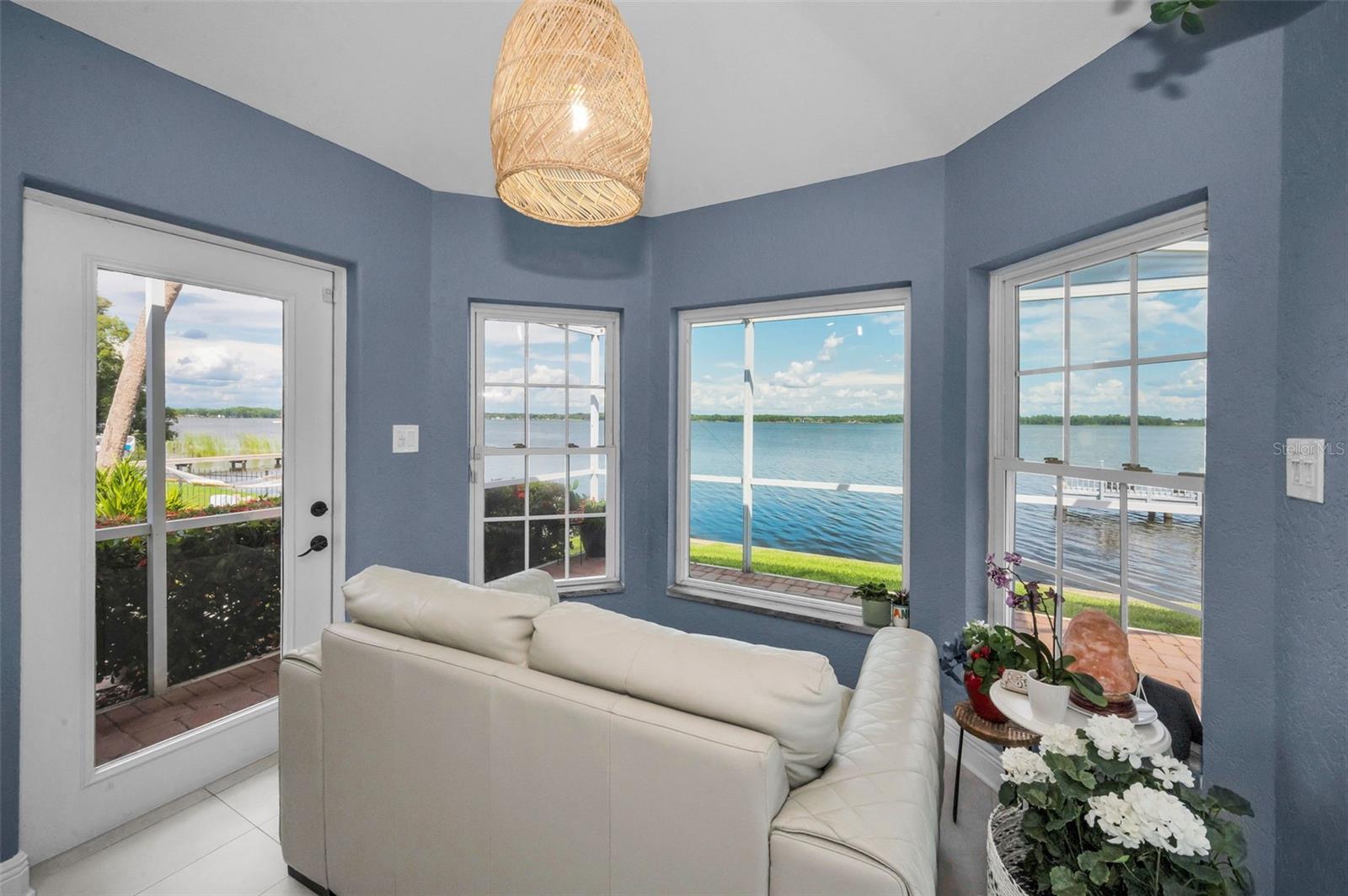 LAKE VIEW VILLAS - Residential