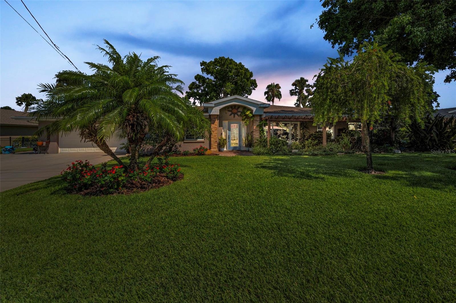 LAKE VIEW VILLAS - Residential