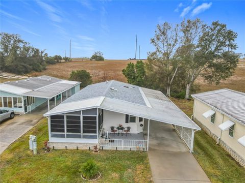 A home in LAKE WALES