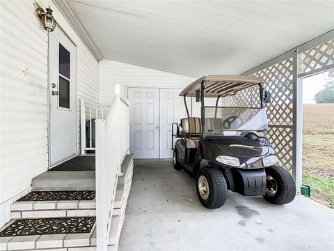 A home in LAKE WALES