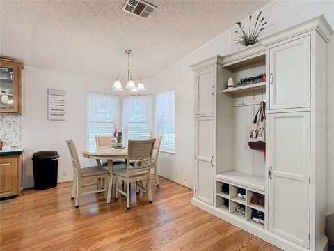 A home in LAKE WALES