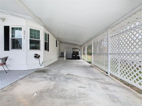 A home in LAKE WALES