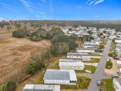 A home in LAKE WALES