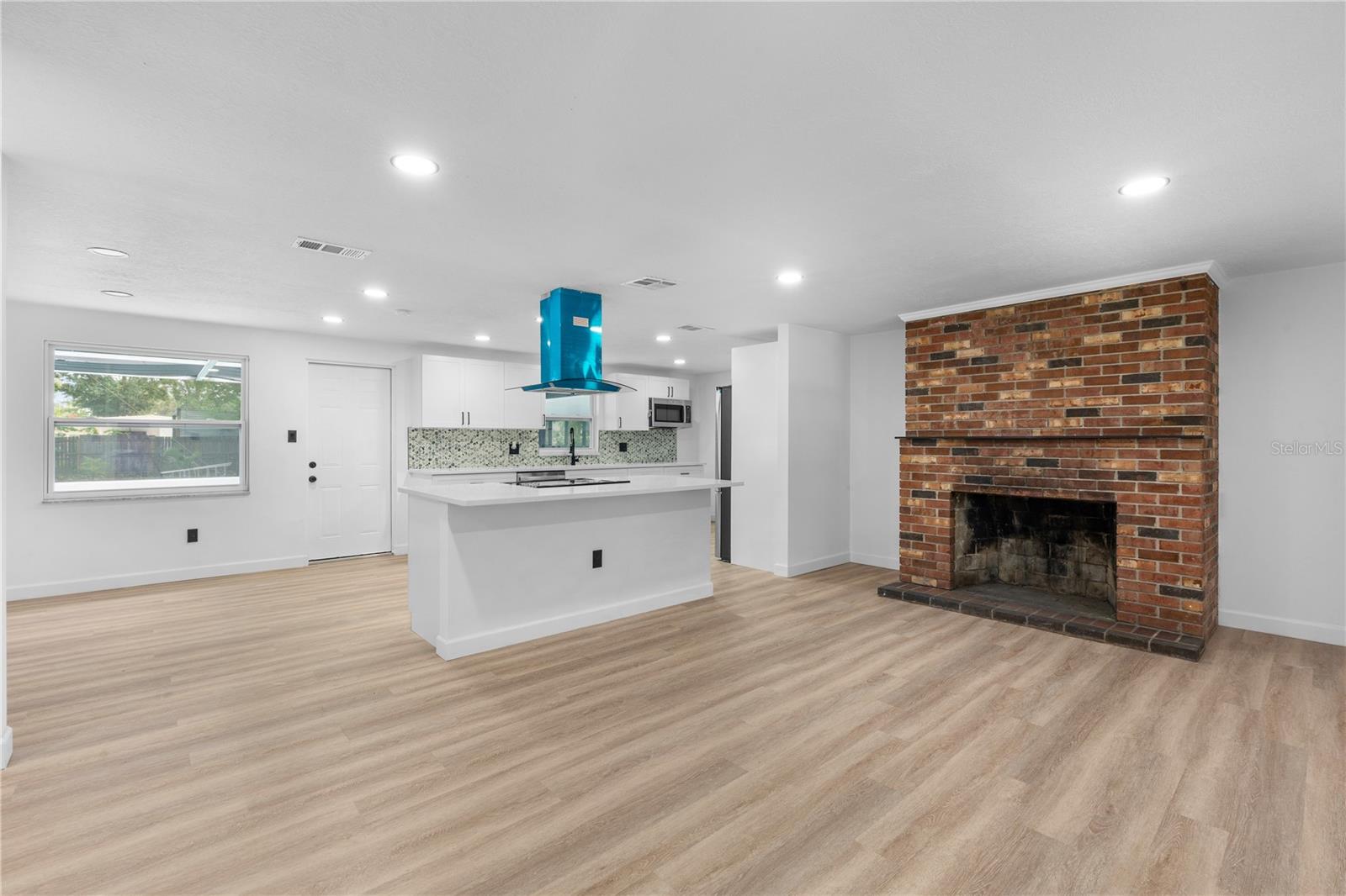 BRANTLEY SHORES 1ST ADD - Residential