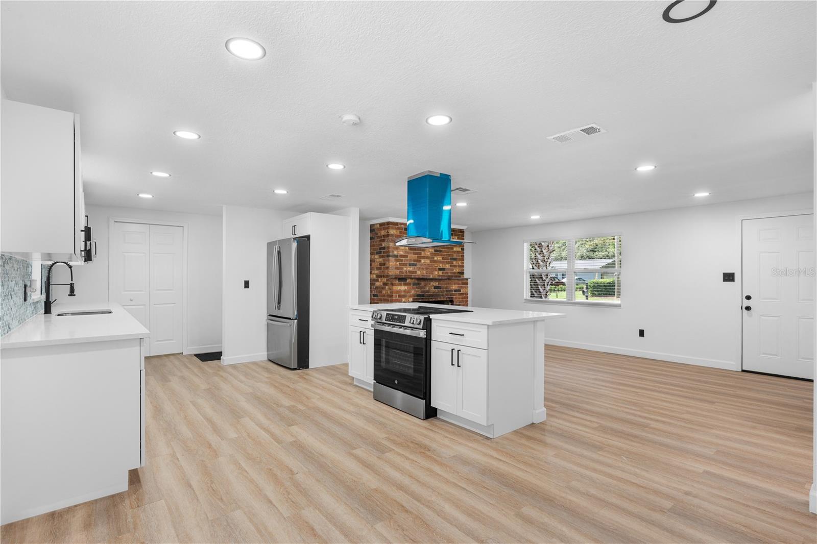 BRANTLEY SHORES 1ST ADD - Residential