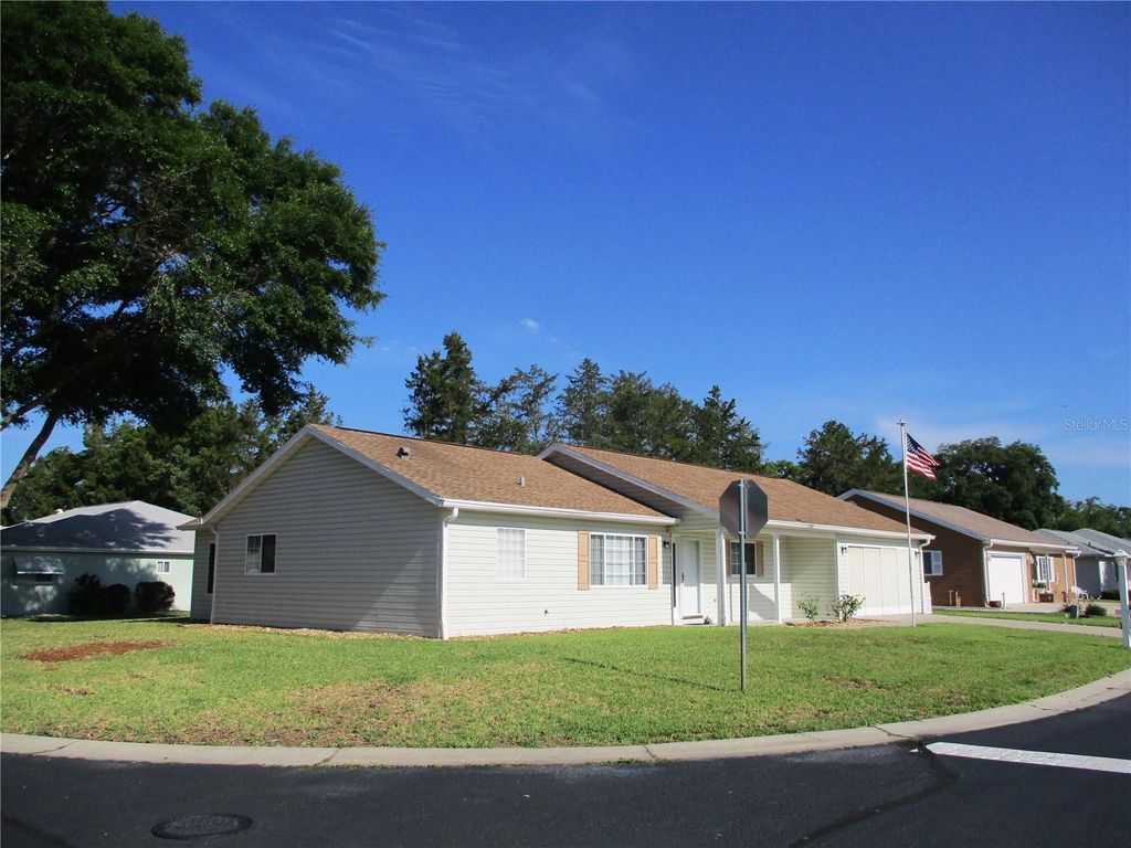 Photo of 13816 SW 112th Terrace, Dunnellon, FL 34432 (MLS # OM700754)