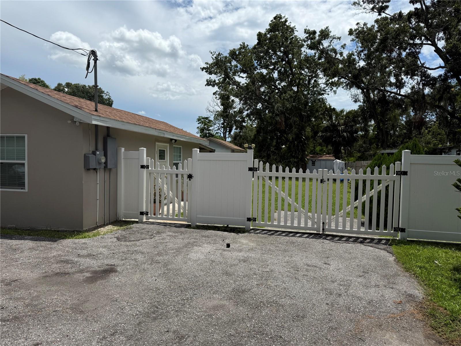 Beautifull house ready to move!! Ready to join the Tiny House movement? Now's your chance! Reduce your environmental impact by downsizing your home! Think green! Magnificent oceanfront lot located in the most central area of West Tampa/Town and Country. Very quiet street. Lime trees. Go kayaking or paddle surfing from your backyard directly into the bay. The house has been remodeled throughout. Highly valuable lot.