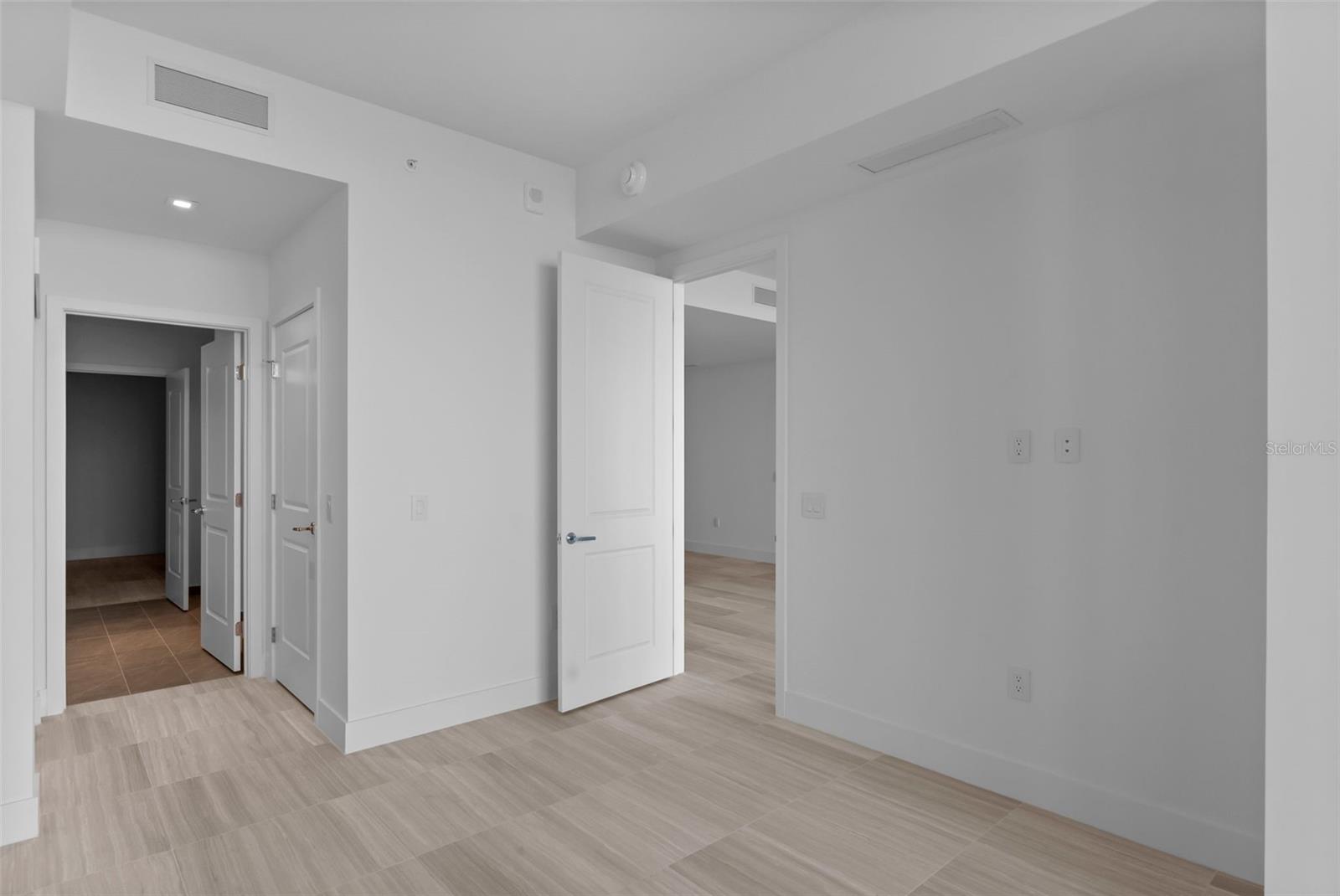 BAYSHORE YSABELLA CONDOMINIUM - Residential