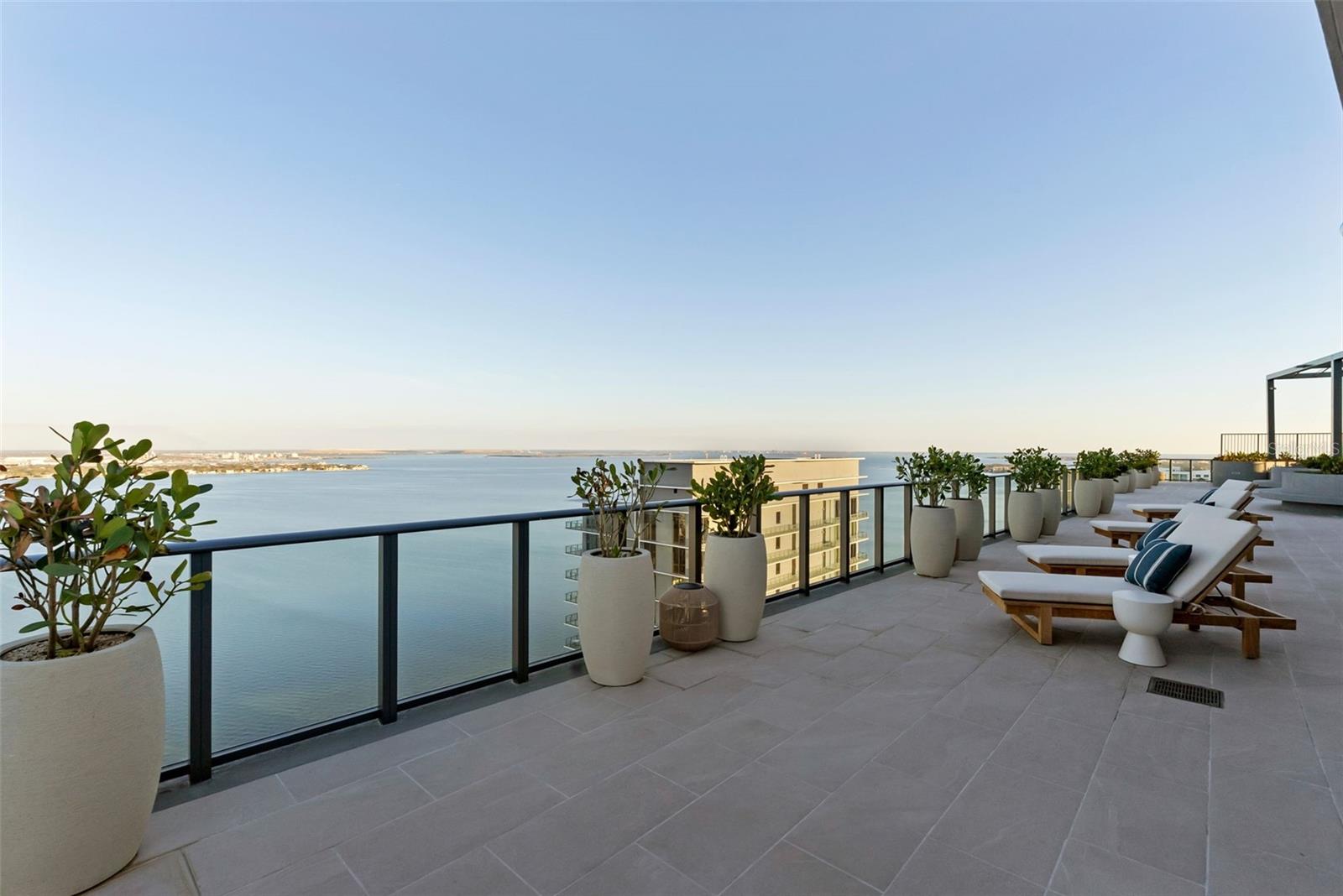 BAYSHORE YSABELLA CONDOMINIUM - Residential