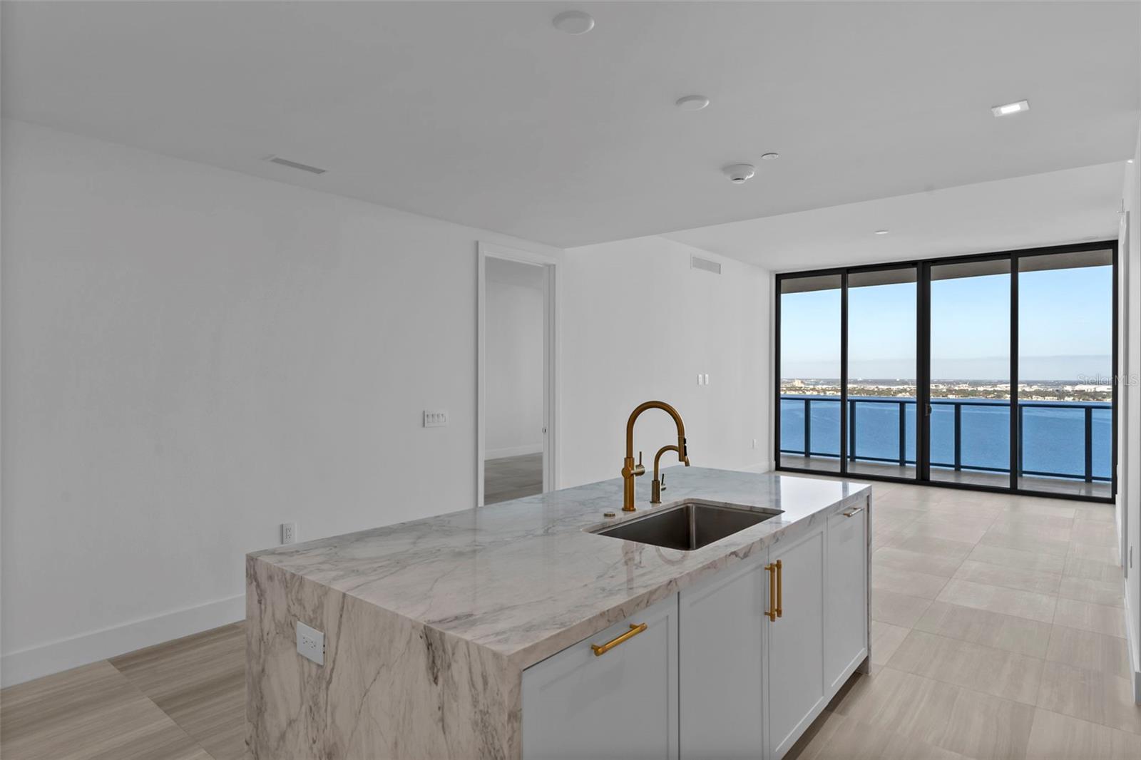 BAYSHORE YSABELLA CONDOMINIUM - Residential