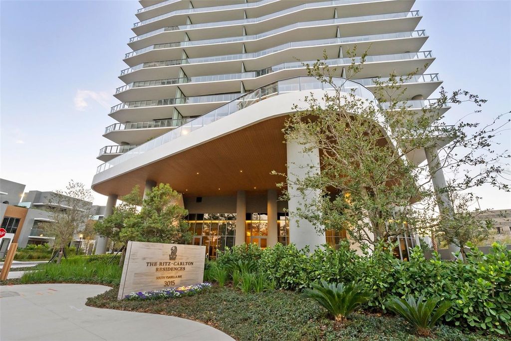 Photo of 3015 S Ysabella Avenue #2602, Tampa, FL 33629 (MLS # TB8481367)