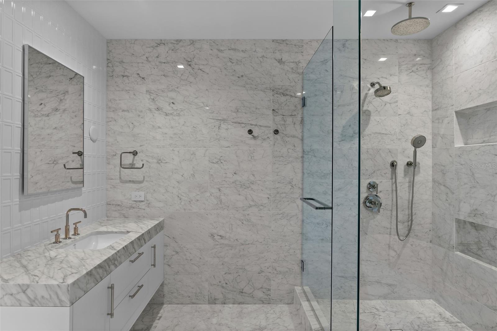 BAYSHORE YSABELLA CONDOMINIUM - Residential