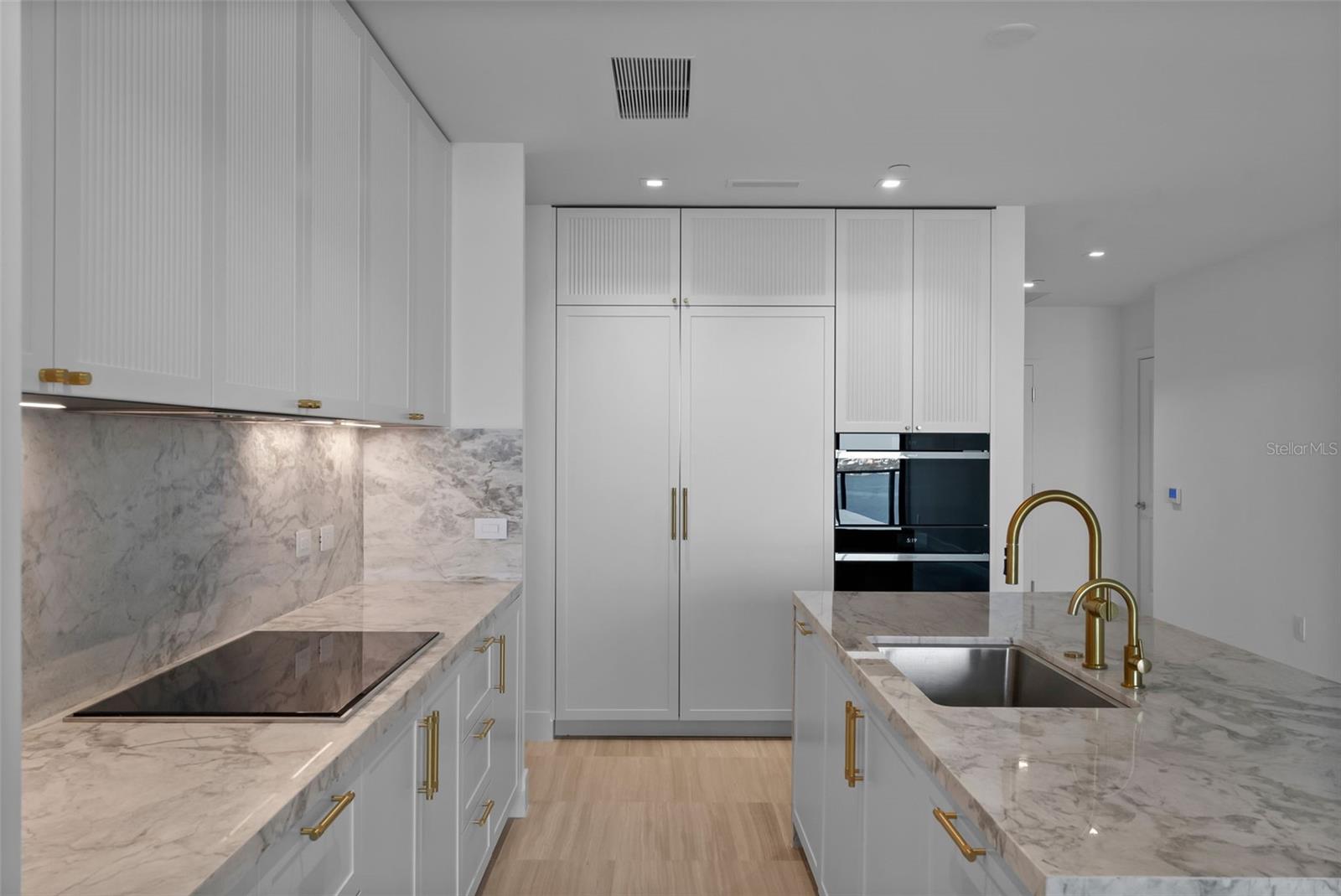 BAYSHORE YSABELLA CONDOMINIUM - Residential