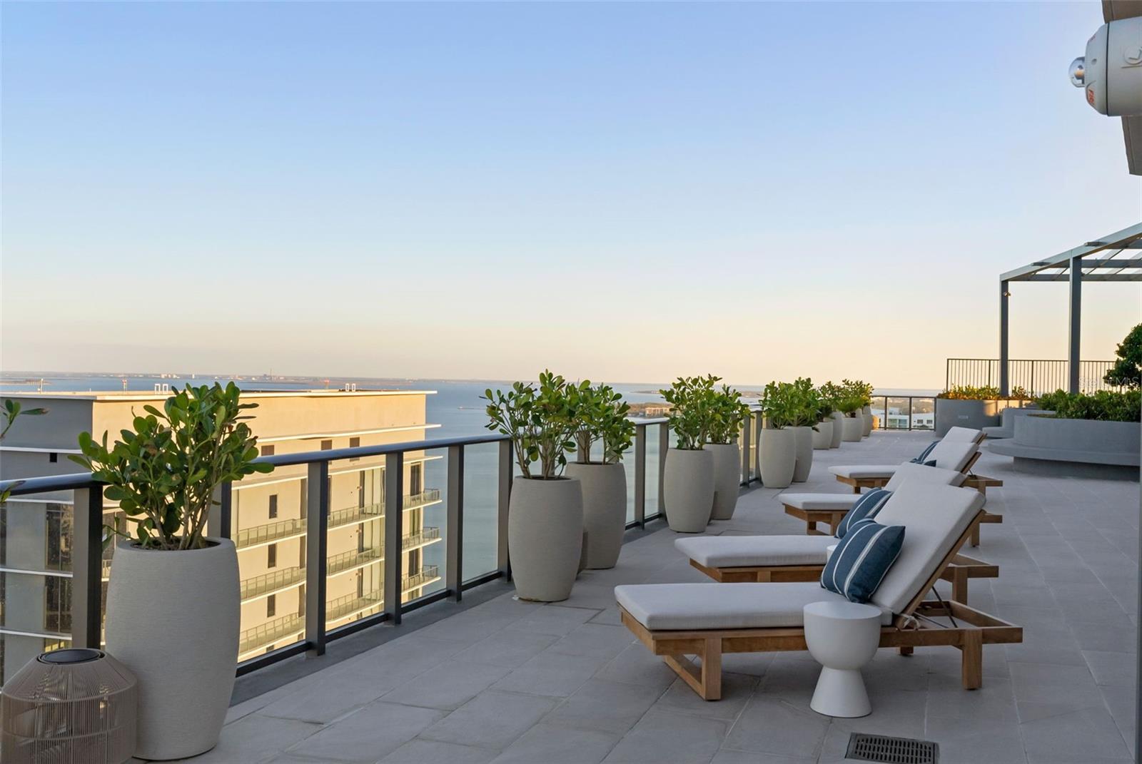 BAYSHORE YSABELLA CONDOMINIUM - Residential