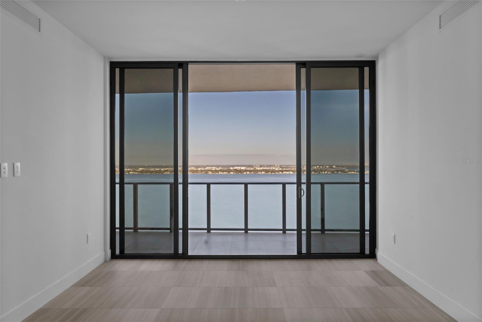 BAYSHORE YSABELLA CONDOMINIUM - Residential