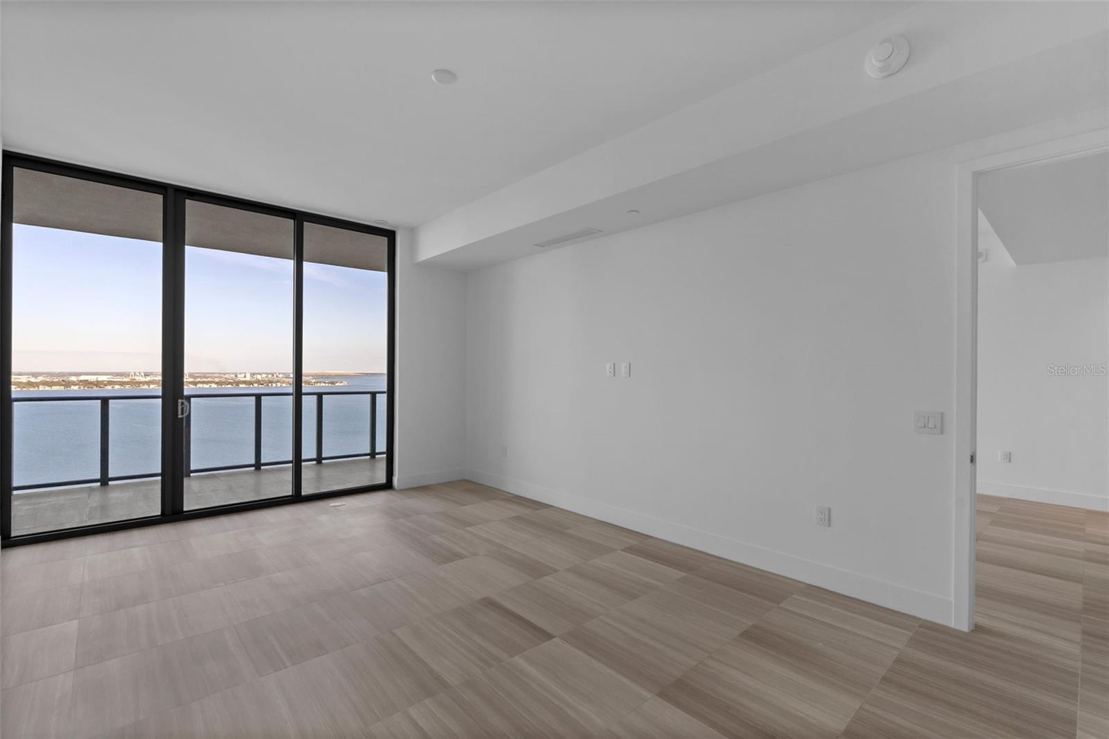 BAYSHORE YSABELLA CONDOMINIUM - Residential