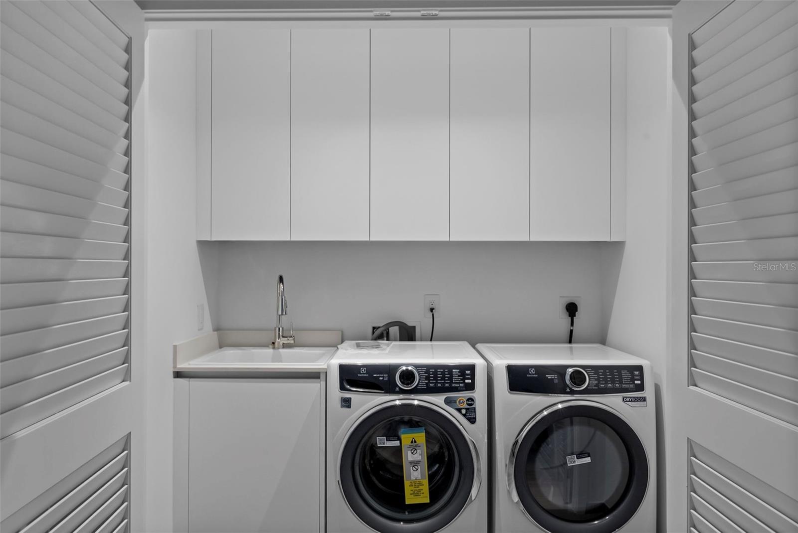 BAYSHORE YSABELLA CONDOMINIUM - Residential