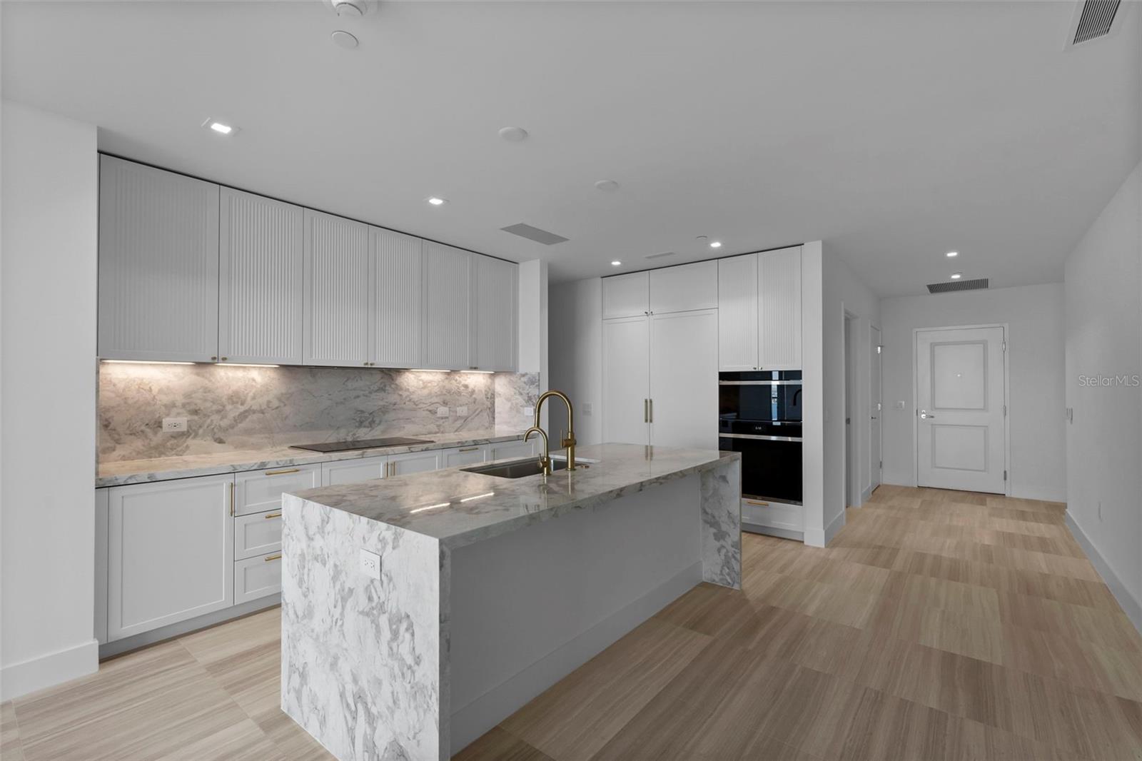 BAYSHORE YSABELLA CONDOMINIUM - Residential