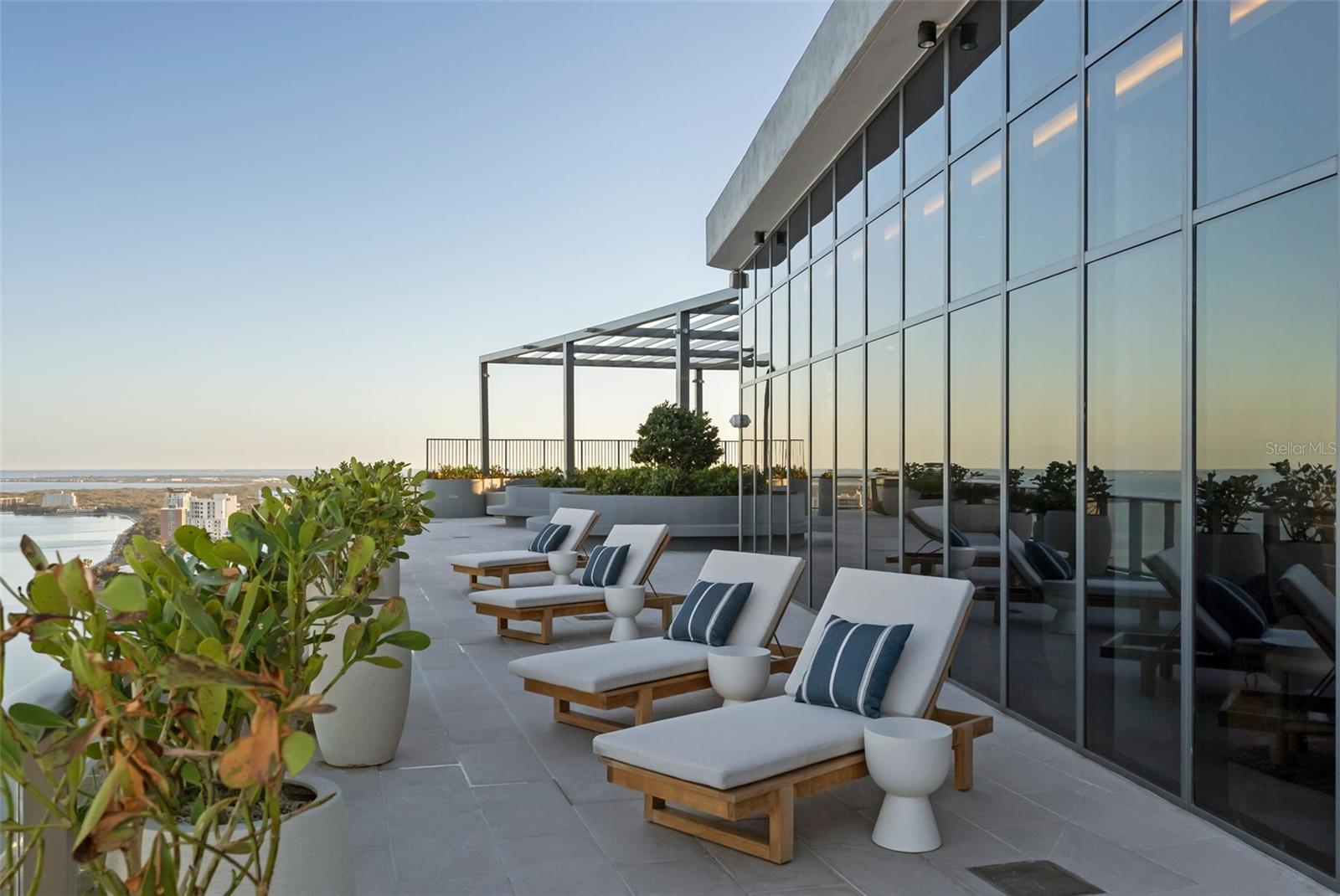 BAYSHORE YSABELLA CONDOMINIUM - Residential