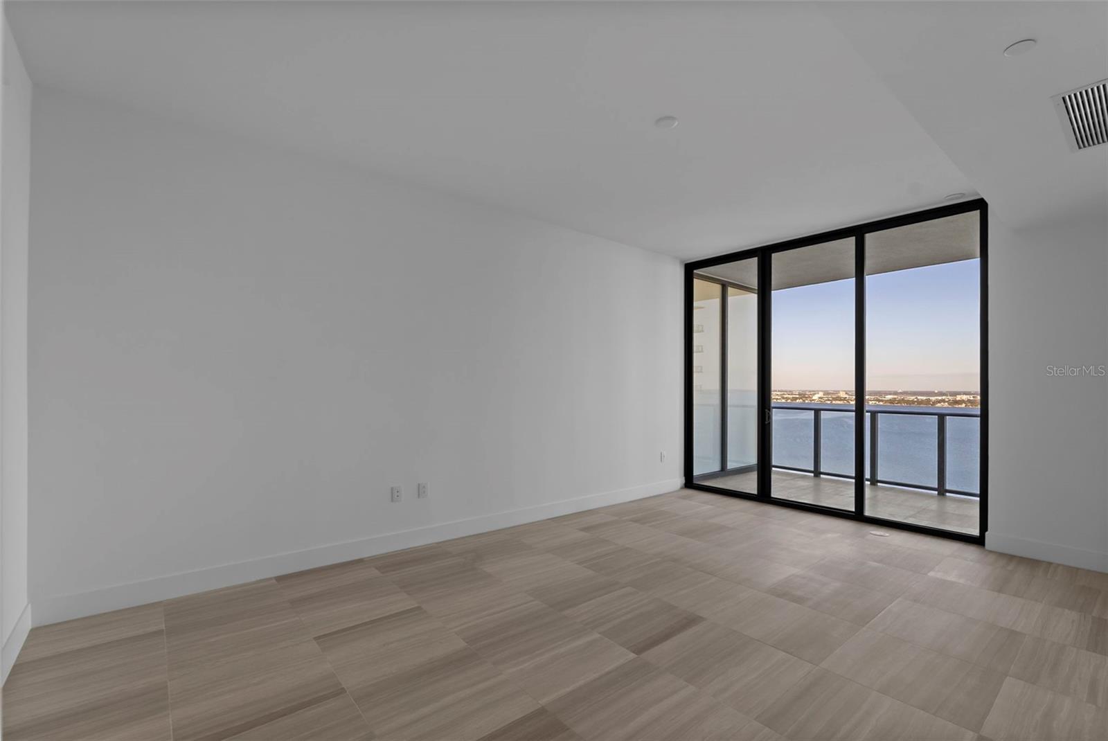 BAYSHORE YSABELLA CONDOMINIUM - Residential