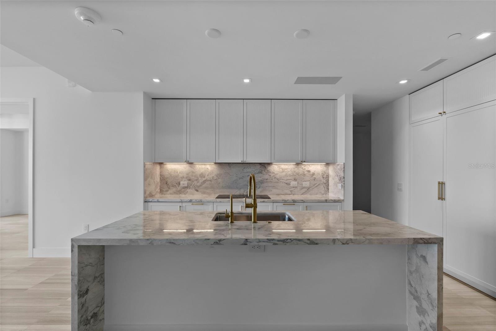 BAYSHORE YSABELLA CONDOMINIUM - Residential