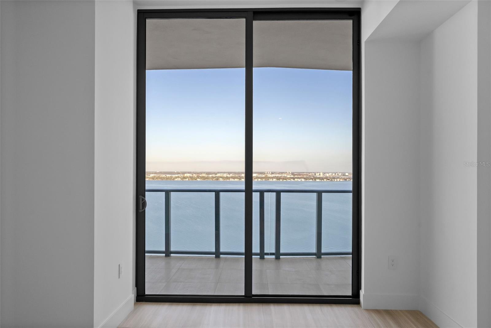 BAYSHORE YSABELLA CONDOMINIUM - Residential