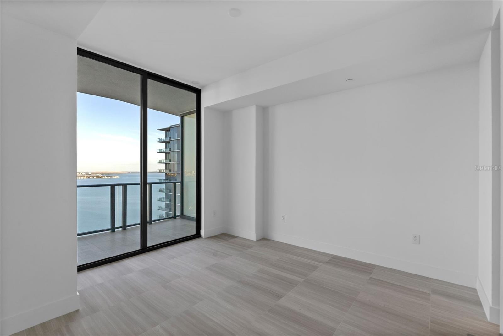 BAYSHORE YSABELLA CONDOMINIUM - Residential