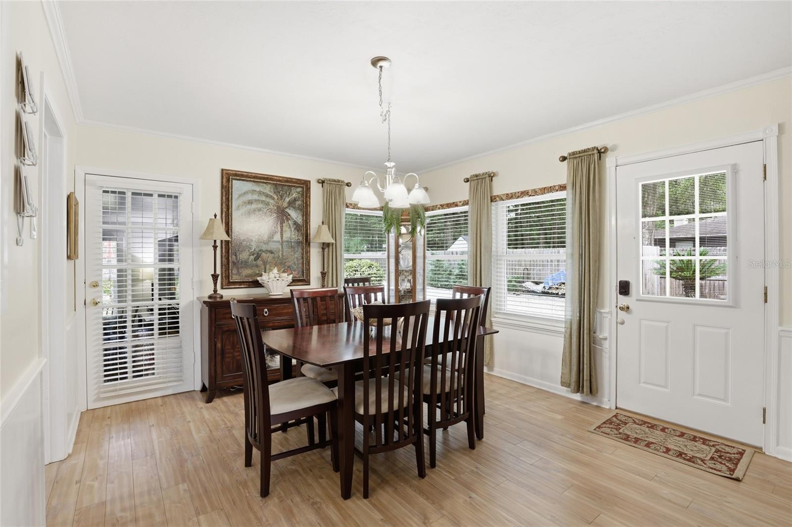 WESTCHESTER MANOR - Residential